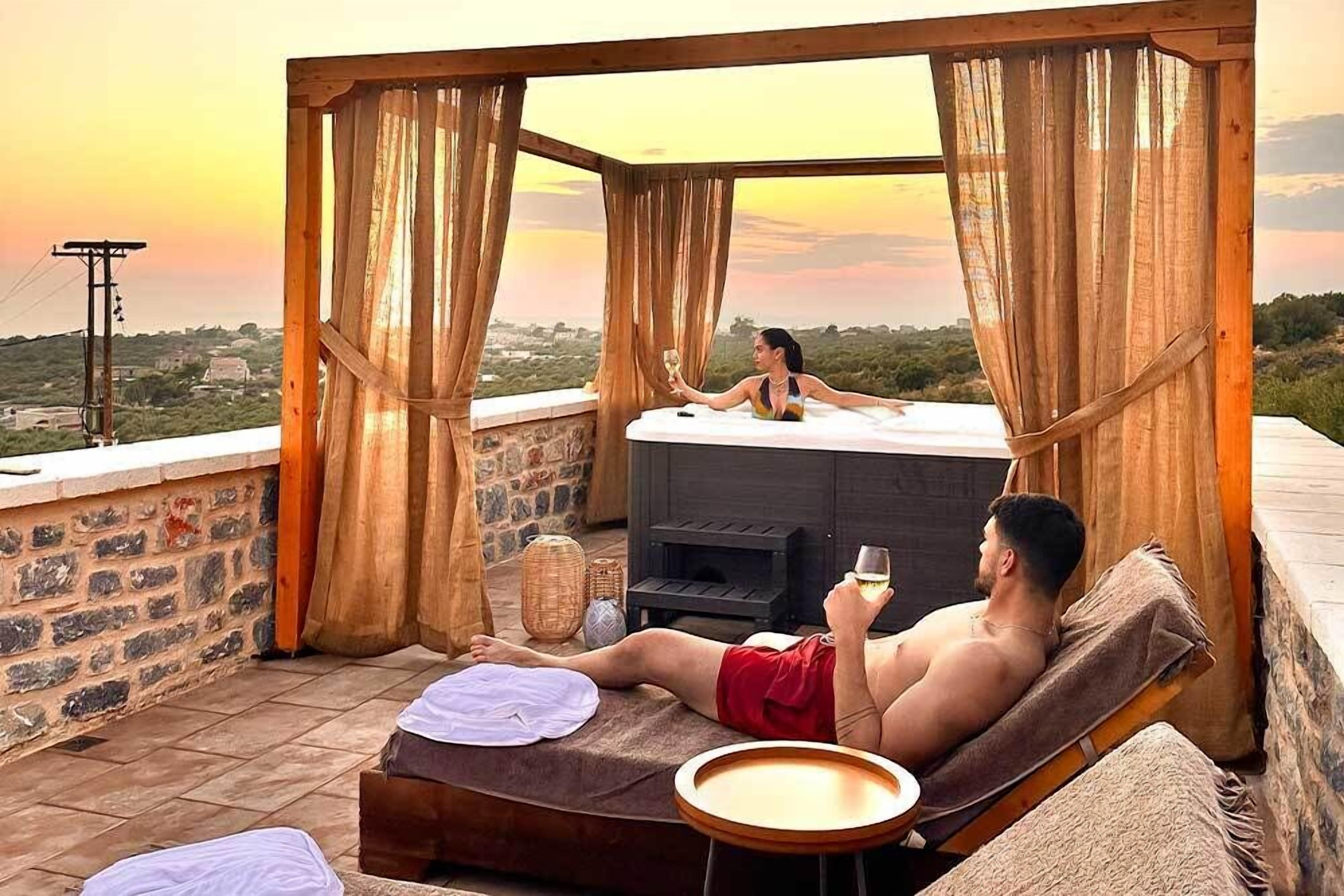 Deluxe Suite With Jacuzzi | 露台