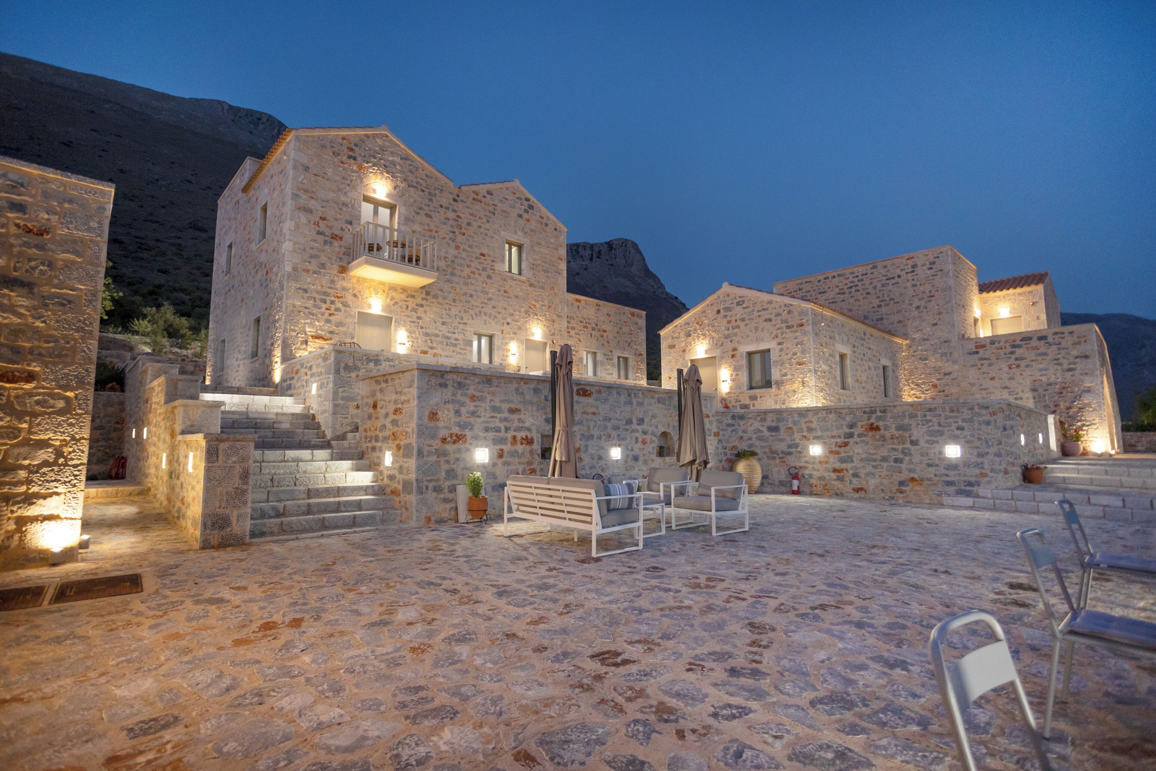 المنشأة من الخارج