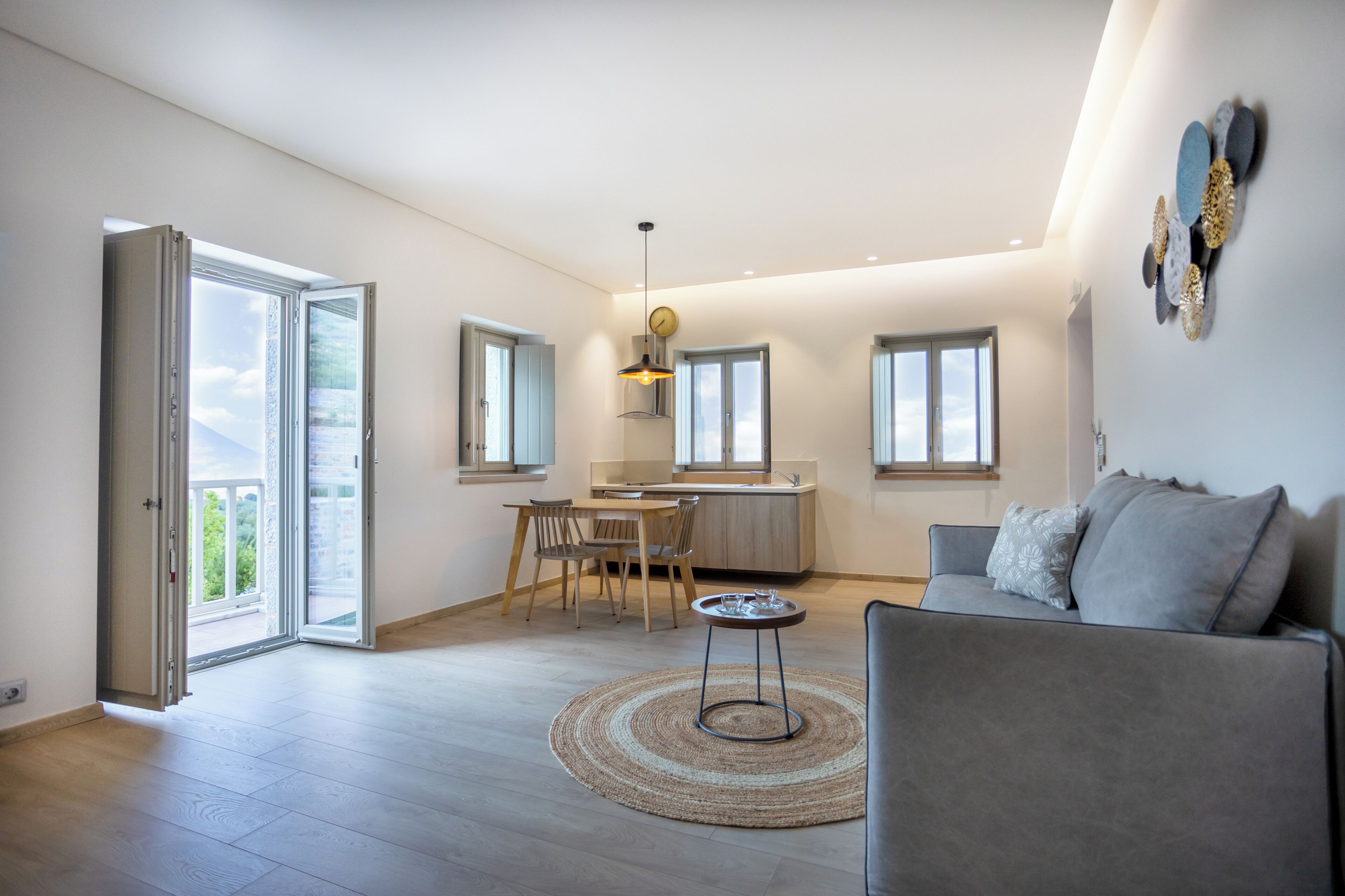 Deluxe Family Suite | Living area