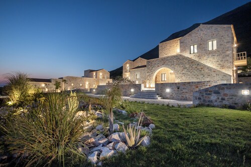 Armantanis Luxury Suites