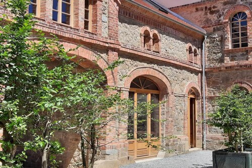 Petite maison dans un endroit calme et isolé, près d'un étang naturel