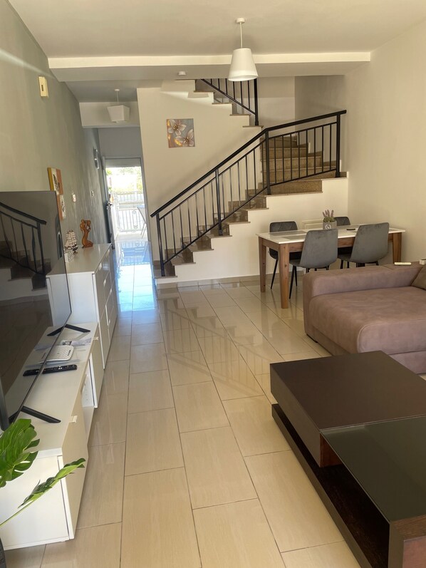 Living area - Kings Beach Townhouse (Paphos)