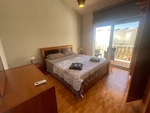 2 chambres, fer et planche à repasser, Wi-Fi gratuit, draps fournis