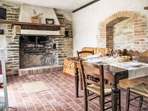 Dining - Cotoneaster by Interhome (Perugia)