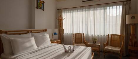 Deluxe Quadruple Room | In-room safe, free WiFi, wheelchair access