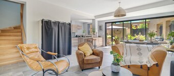 Vakantiehuis 'Le Logis Des Abeilles' met bergzicht, privéterras en wifi