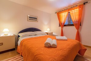1 quarto, roupa de cama