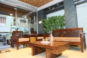 Unclassified image, 2 of 11, button - Eagle Inn Stay (Kanchipuram)