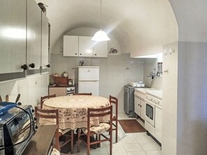 Refrigerador, microondas, horno y lavavajillas 