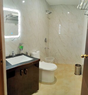 Double Room | Bathroom - Hotel Nature Grand (Shimla)