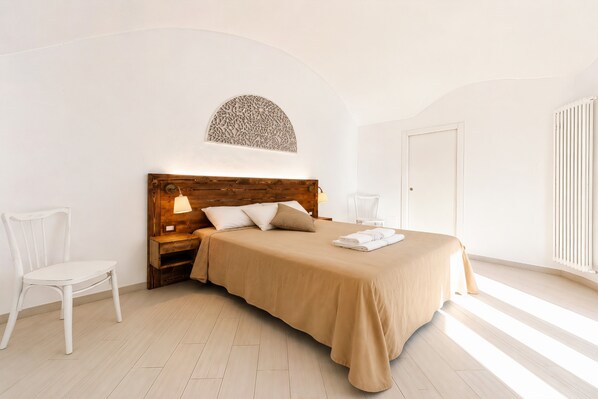 WiFi, bed sheets