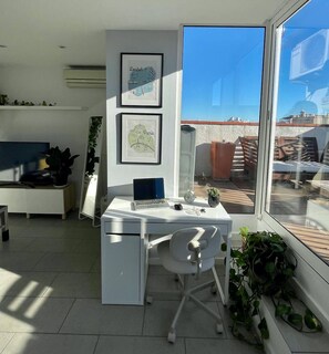 Interior - Rare Huge Terrace | 3 Steps to Metro | Quiet Central Barcelona (Barcelona)