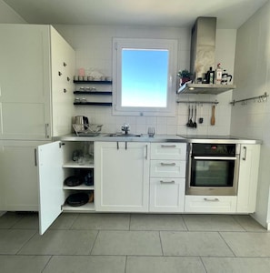 Private kitchen - Rare Huge Terrace | 3 Steps to Metro | Quiet Central Barcelona (Barcelona)