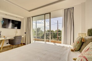 3 bedrooms, iron/ironing board, free WiFi - Villa Aitana with jacuzzi - My Rental Homes (Playa De Talamanca)