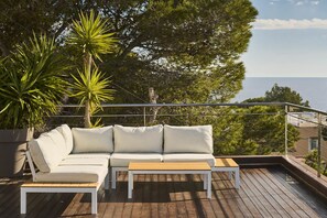 Property grounds - Villa Aitana with jacuzzi - My Rental Homes (Playa De Talamanca)