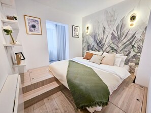 Iron/ironing board, Internet, bed sheets - Modern Aviatiei Apartment (București)