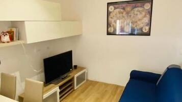 Studio, Terrasse, Blick auf den Innenhof