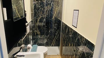 Doppelzimmer | Badezimmer