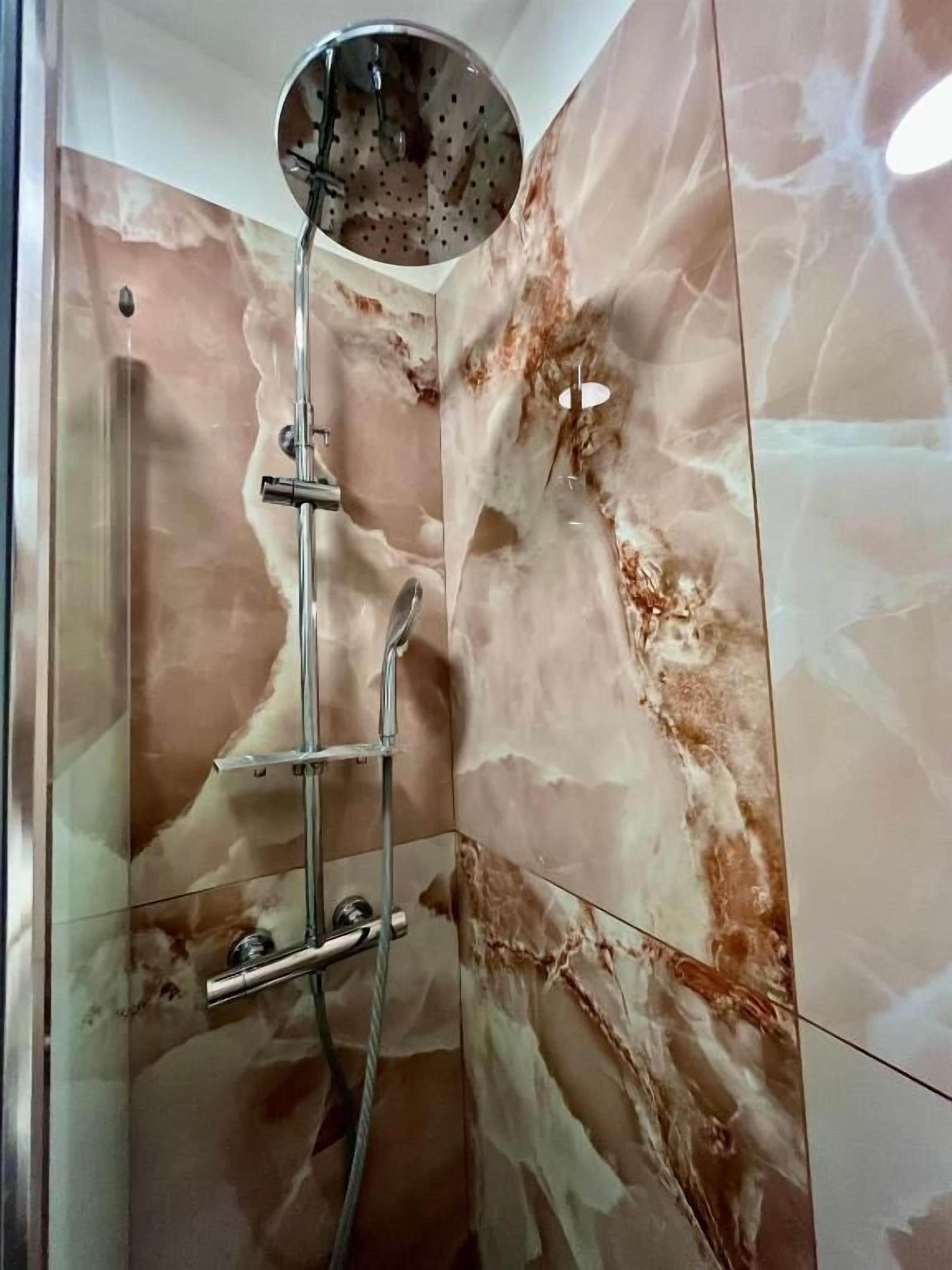 Deluxe Double Room | Bathroom