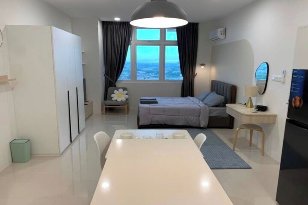 1 bedroom, travel cot, Internet, bed sheets
