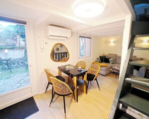 Dining - La maisonnette du 24, cosy, quiet hypercentre and teleworking (Toulouse)