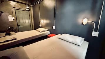 ํธ์๋ฃธ, ๊ณต์ฉ ์์ค