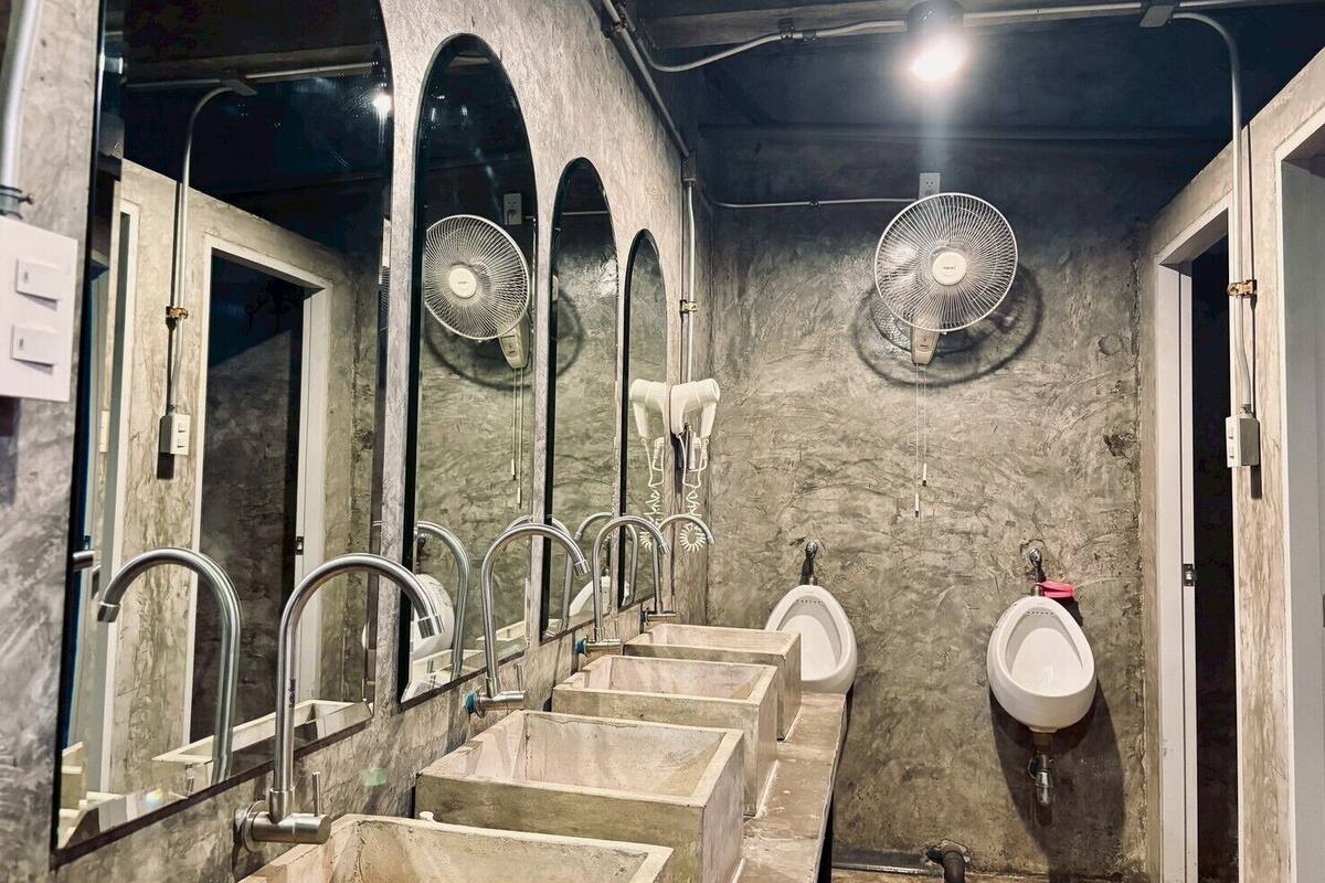 Zweibettzimmer, Gemeinschaftsbad | Badezimmer