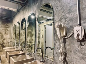 Doppelzimmer, Gemeinschaftsbad | Badezimmer