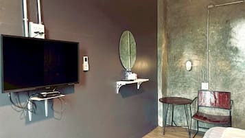 Quarto casal, banheiro compartilhado