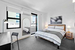 1 bedroom, iron/ironing board, travel cot, WiFi - Trendy Teneriffe! ~ 1Bed, 1Bath, 1Car, Balconies (Teneriffe)