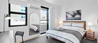 Trendy Teneriffe! ~ 1Bed, 1Bath, 1Car, Balconies