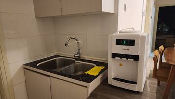 Fridge, microwave, stovetop, electric kettle