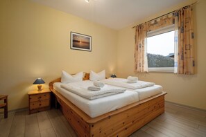 2 Schlafzimmer, Reisekinderbett, kostenloses WLAN