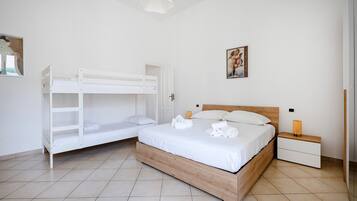 1 habitación, wifi y ropa de cama
