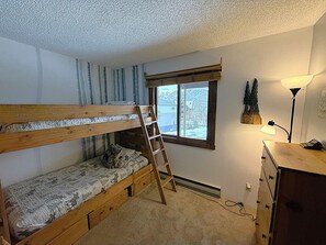 Iron/ironing board, travel cot, free WiFi, bed sheets - Cozy Mountain Escape with Fireplace, Views, Balcony & Easy Ski Access (Durango)