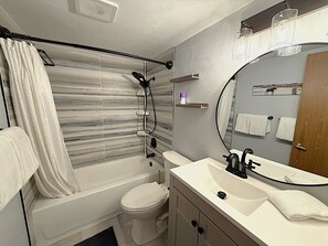 Shower, hair dryer, towels - Cozy Mountain Escape with Fireplace, Views, Balcony & Easy Ski Access (Durango)
