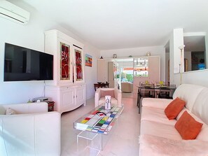 TV - Le Chaville by Interhome (Cagnes-sur-Mer)