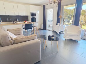 TV - Golfe Horizon by Interhome (Fréjus)