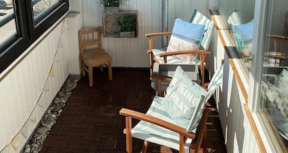 Komfortable Ferienwohnung mit überdachtem Balkon direkt an der Ostsee