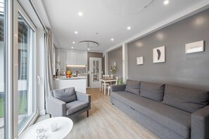 TV - Ferienwohnung Sonnenstrand Travemünde: Nähe zum Sandstrand & Ostsee-Gefühl (Lübeck)