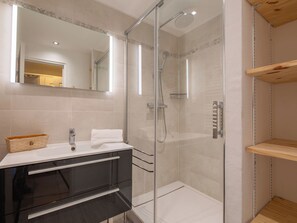 Bathroom - Les Rivages des Issambres by Interhome (Les Issambres)