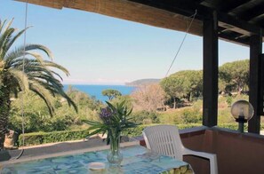 Outdoor dining - Casa Roberta apartment 2 (Capoliveri isola d'Elba)