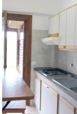 Private kitchen - Casa Roberta apartment 2 (Capoliveri isola d'Elba)