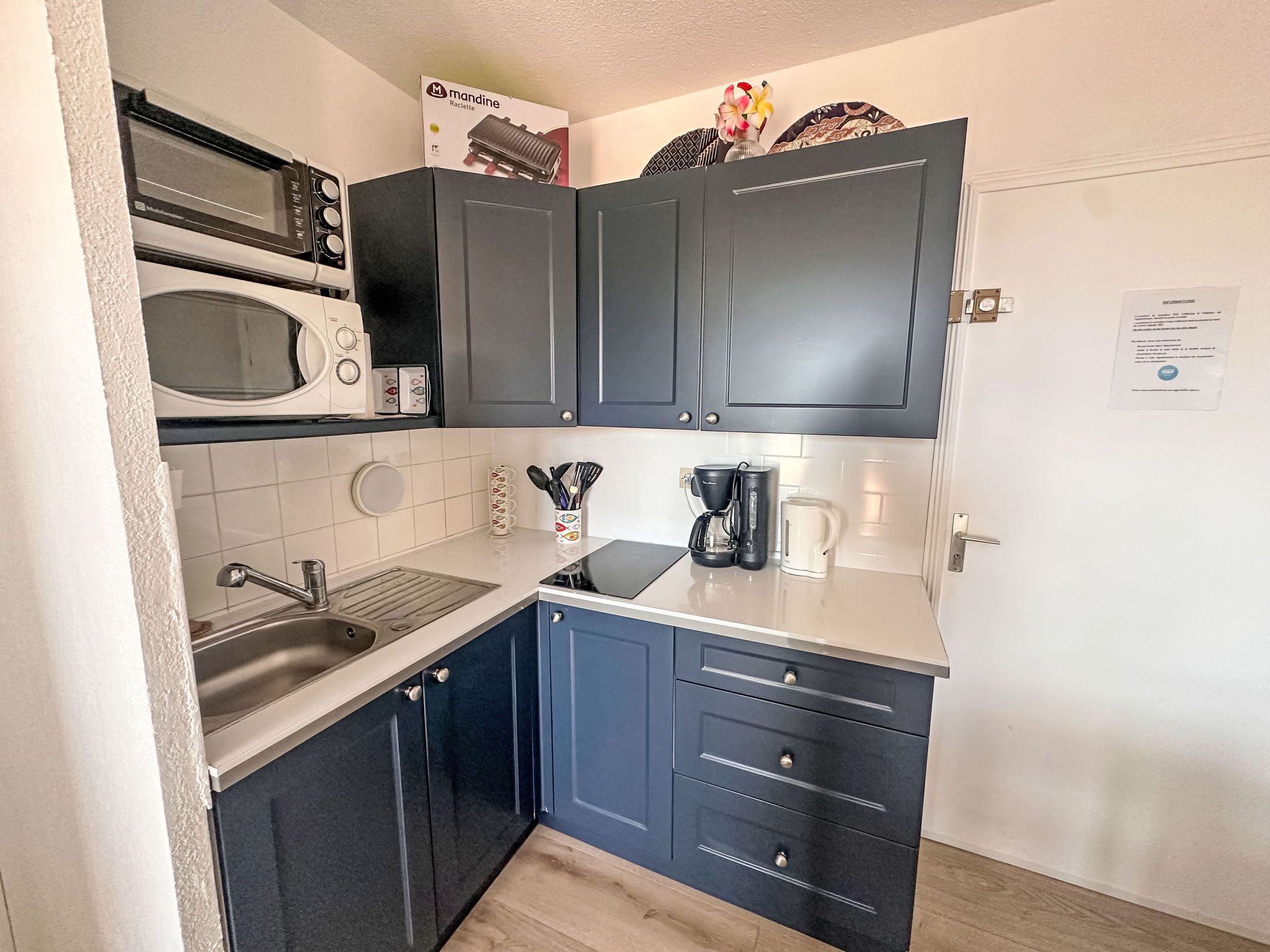 Fridge, microwave, oven, cookware/dishes/utensils