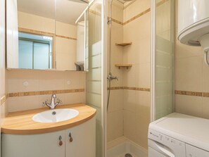 Bathroom - Super Croisette by Interhome (La Londe Les Maures)