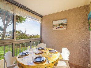 Dining - Super Croisette by Interhome (La Londe Les Maures)