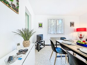 Dining - Le Mehari by Interhome (Le Grau du Roi)