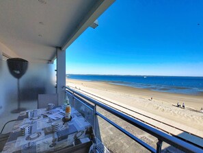 Outdoor dining - Côte d'Argent by Interhome (Arcachon)