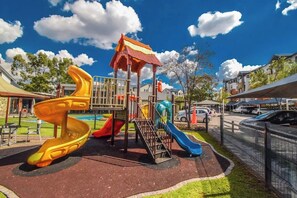 Children’s area - Delightful 1-bedroom apartment in cool Randburg neighborhood (Randburg)