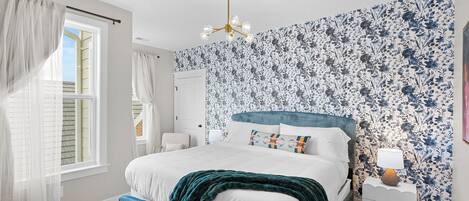 7 bedrooms, iron/ironing board, WiFi, bed sheets
